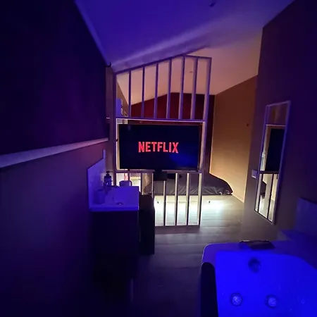 Le Rubis Avec Baignoire Balneo, Tv 360 Degres & Netflix Apartment