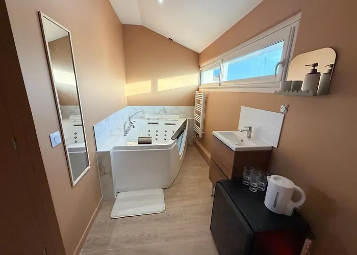 Le Rubis Avec Baignoire Balneo